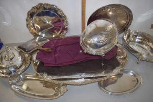 Mixed Lot: Large silver plated serving trays, varous entree dishes, chaffing dish and other items