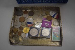 Mixed Lot: Various coinage, small desk tray and other items