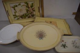 Mixed Lot: A Royal Worcester cake stand together with a collection of various floral decorated