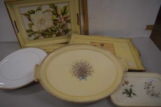 Mixed Lot: A Royal Worcester cake stand together with a collection of various floral decorated