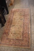Modern Royal Keshan floor rug, 68 x 137cm