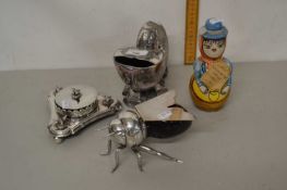 Mixed Lot: Silver plated spoon warmer, silver plated frame for a honey pot (lacking jar), a