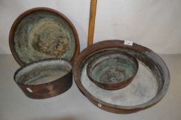 Mixed Lot: Four various copper pans