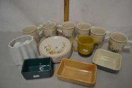 Mixed Lot: Vintage jelly mould, various mugs etc