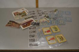 Mixed Lot: Various hunting related cigarette cards and other similar items