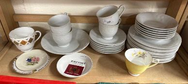 Mixed Lot: Assorted tea and dinner wares