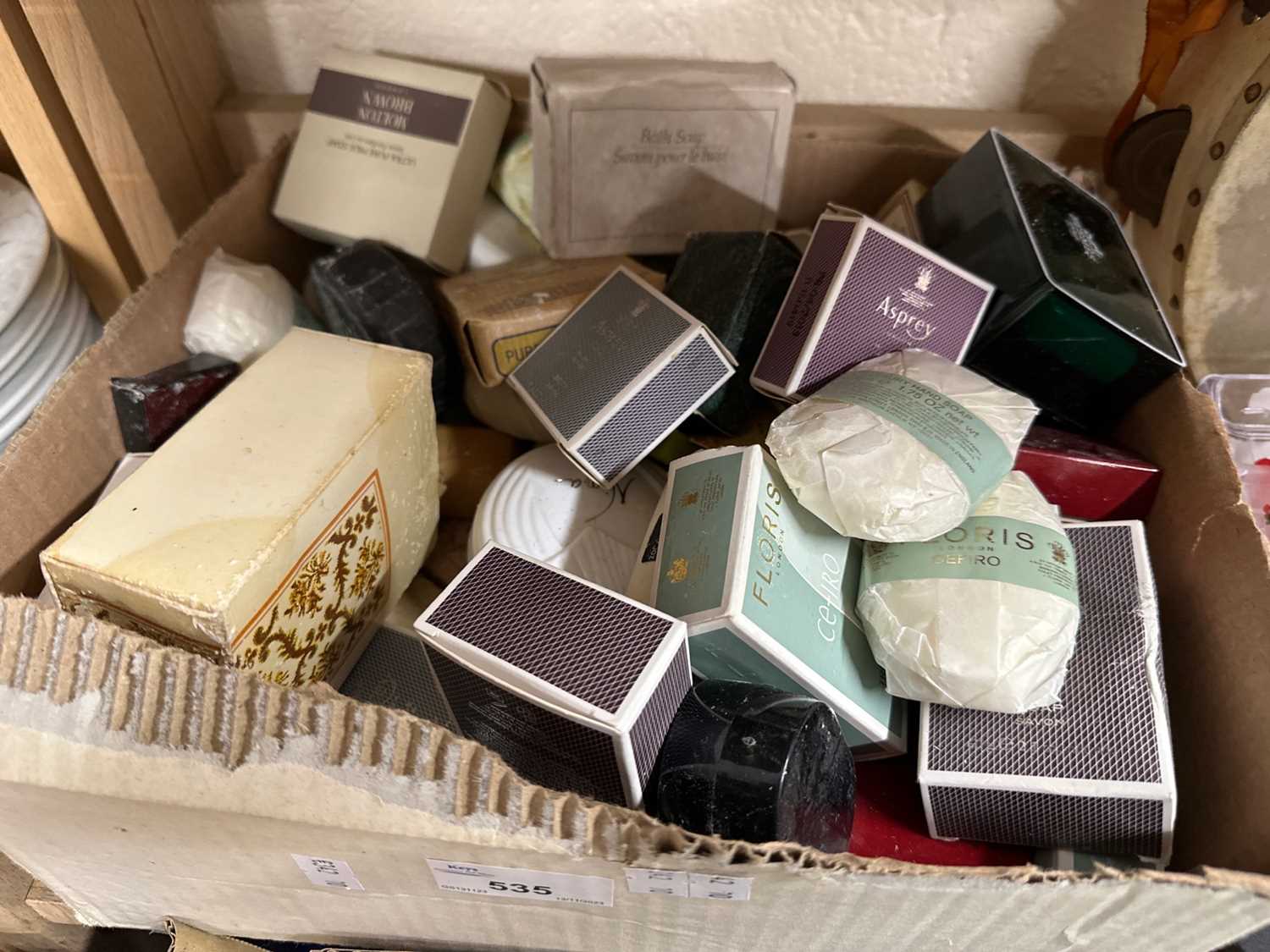 Mixed Lot: Assorted ladies toiletries - Image 2 of 2