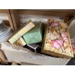 Mixed Lot: Assorted ladies toiletries