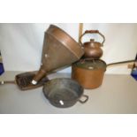 Mixed Lot: Large copper funnel, copper kettles, saucepan and other items