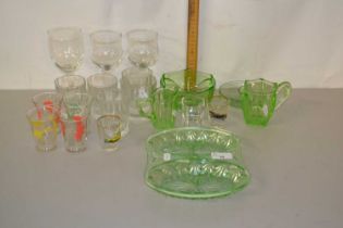 Mixed Lot: Various assorted glass wares