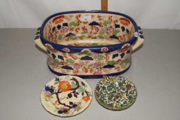 Small reproduction ironstone foot bath and other assorted ceramics
