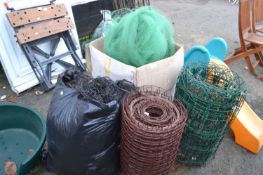 Quantity of various plastic netting