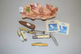 Mixed Lot: various pocket knives and other items