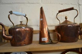 Two copper kettles and a copper measuring jug (3)