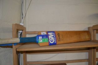 Cricket bat