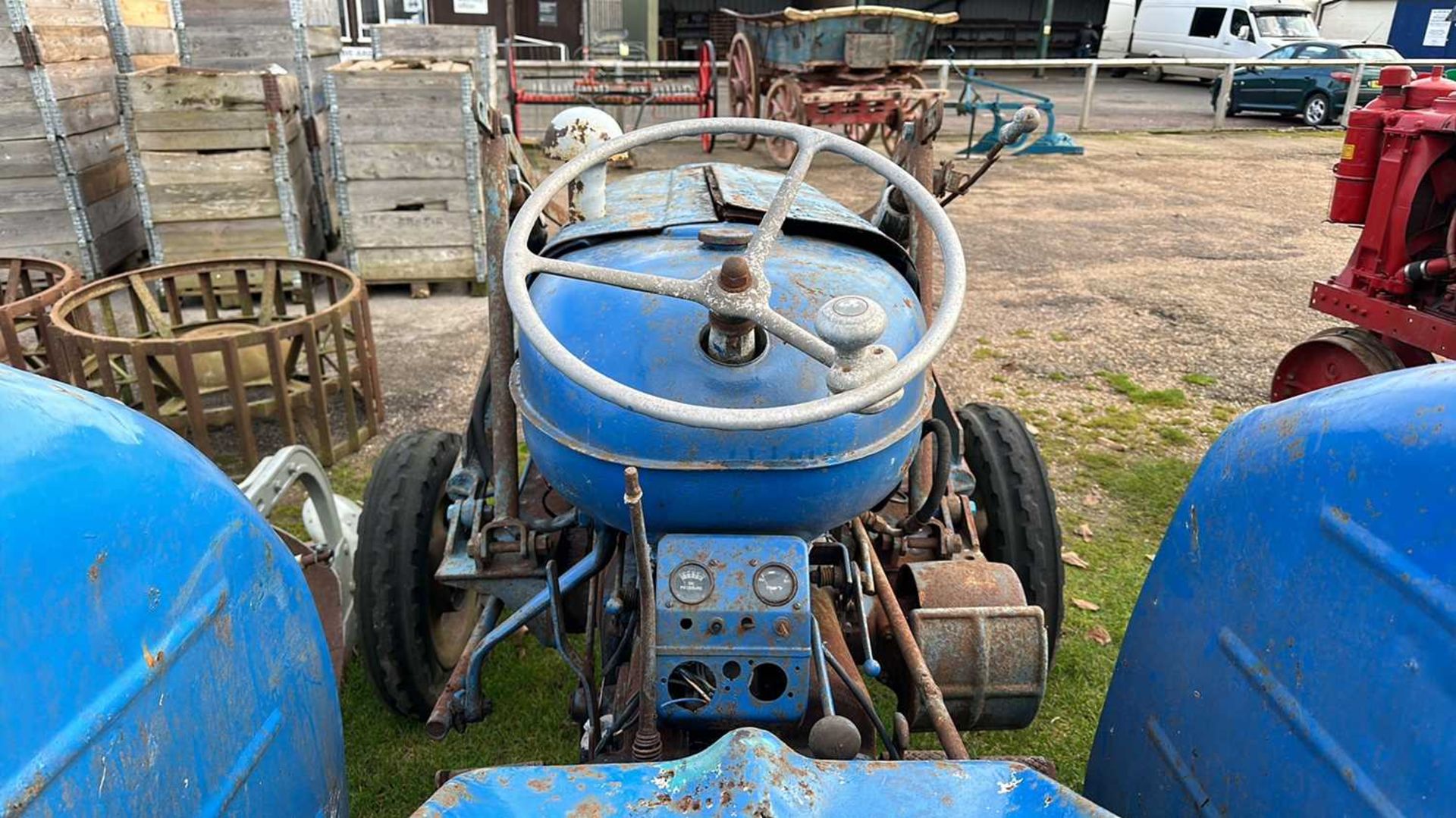A Fordson Tractor with front loader arms, requiring full restoration - Bild 10 aus 14