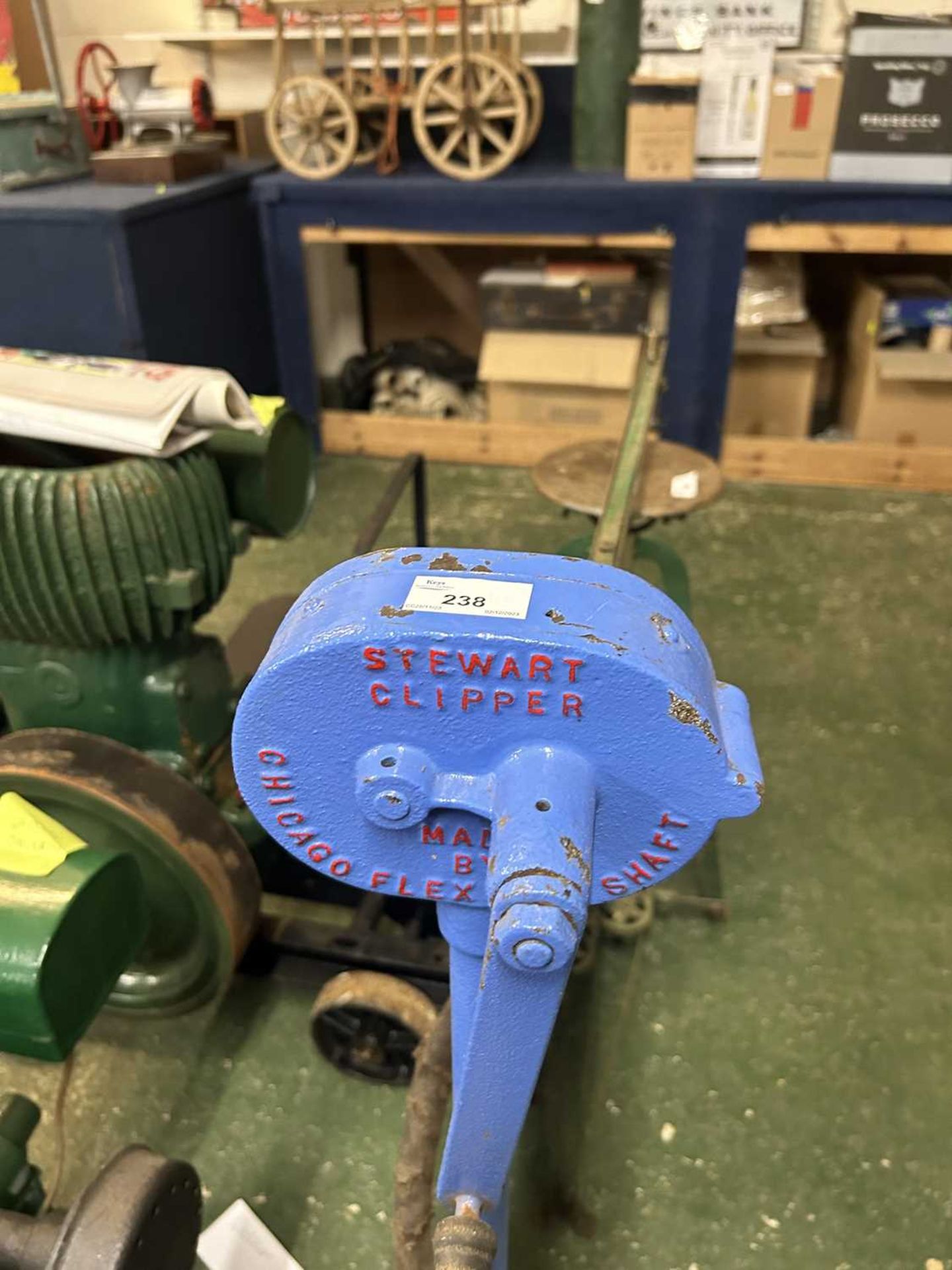 Stuart Clipper horse clipping machine made by Chicago Flexible Shaft, set on an iron tripod base - Image 2 of 2