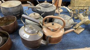 Mixed Lot: Copper and iron kettles (5)