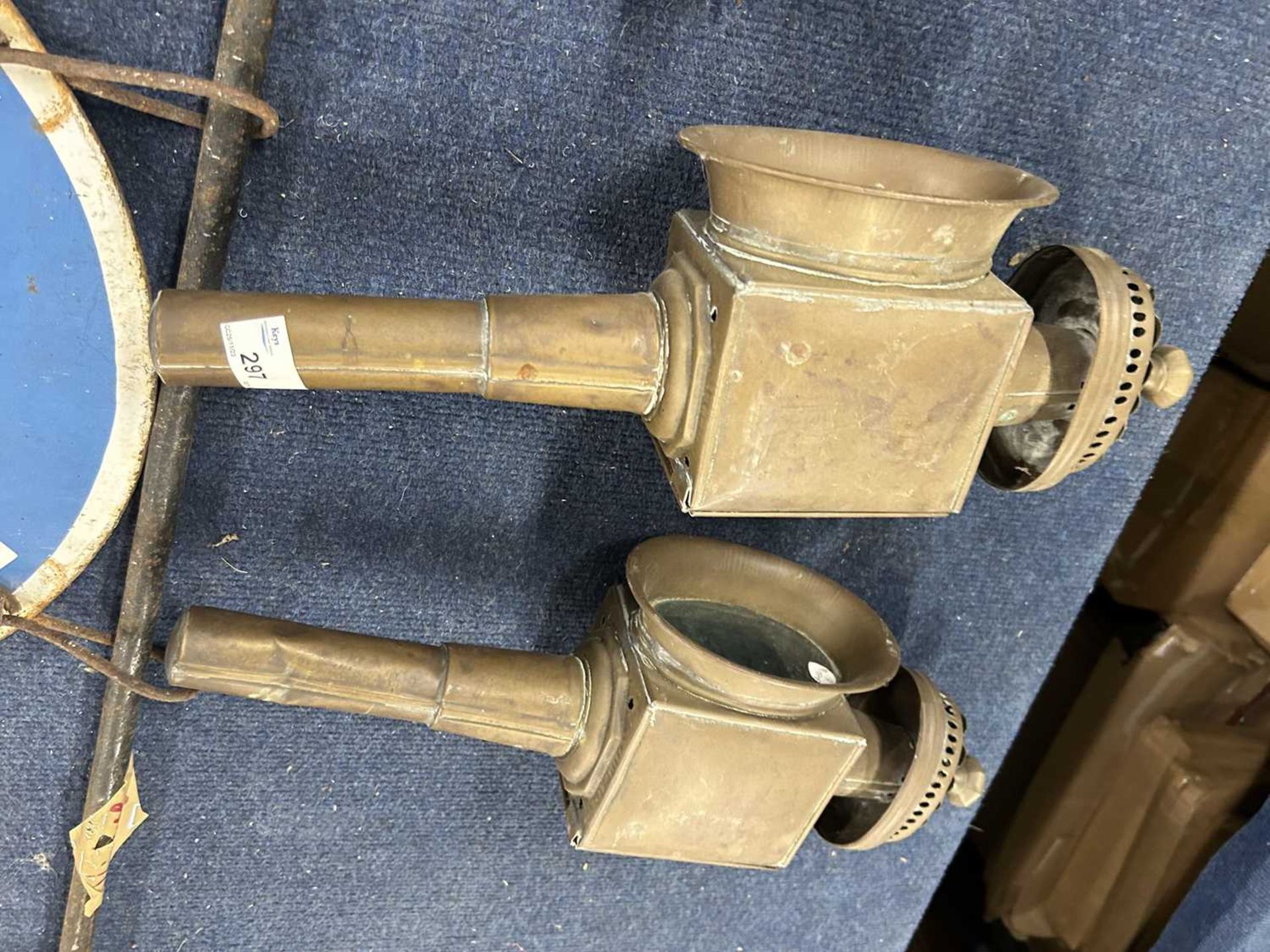 Pair of vintage brass coach lamps by The Limehouse Lamp Co, 44cm high - Image 2 of 2