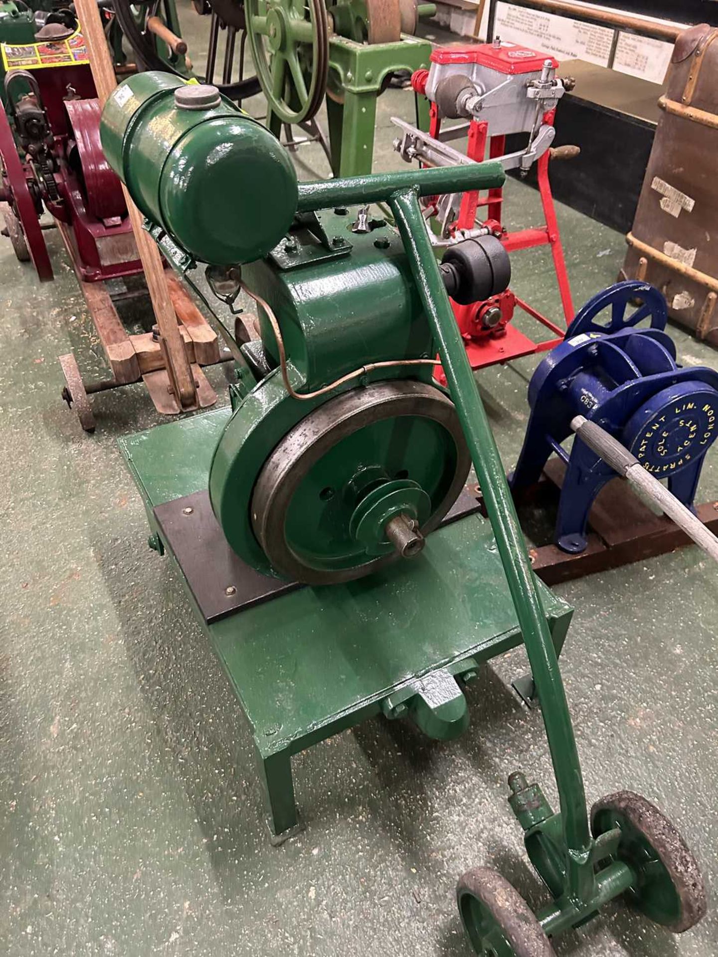 Petter A1 stationary engine with associated trolley stand - Bild 2 aus 3