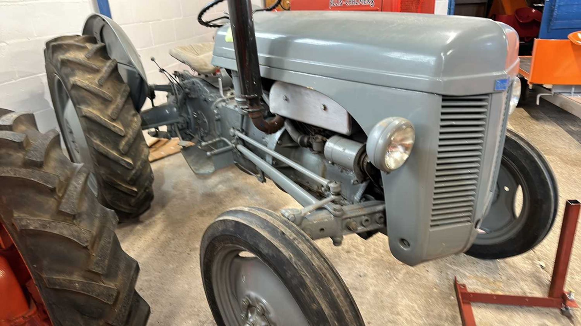 A Ferguson Tractor, in fully restored condition - Bild 5 aus 18