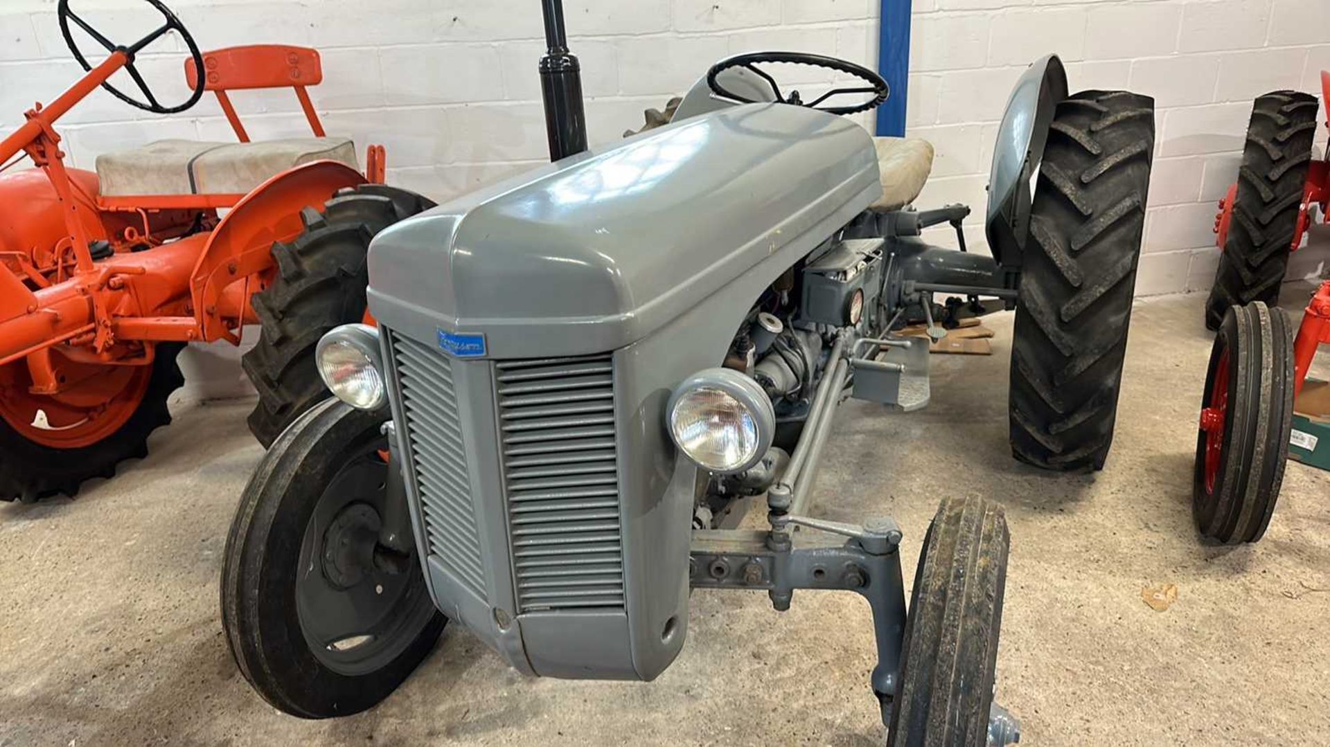 A Ferguson Tractor, in fully restored condition - Bild 2 aus 18