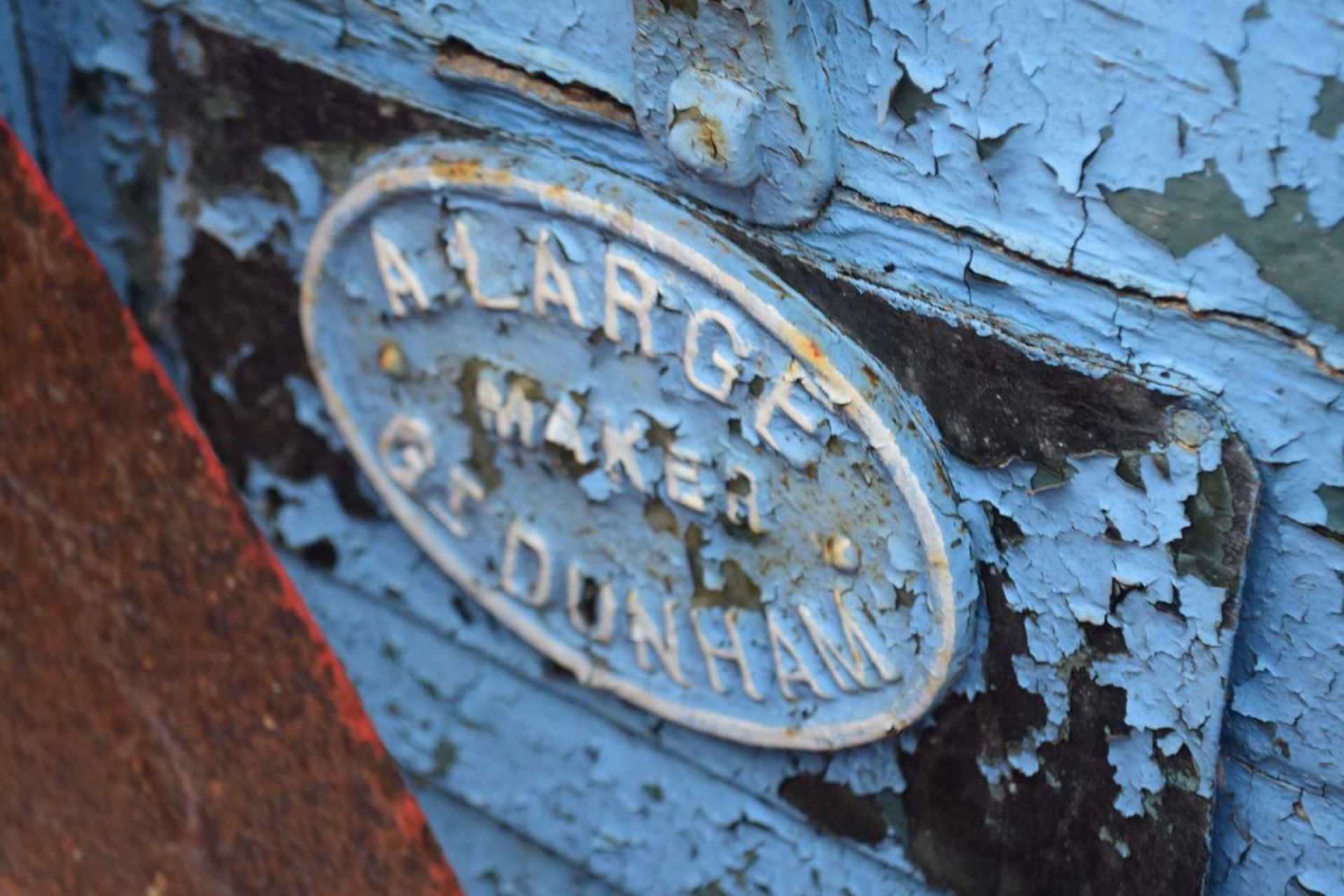 Single axle farm cart with blue and red painted body, (significantly deteriorated condition) - Image 3 of 4