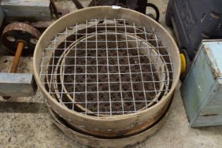 Mixed lot of vintage wooden framed sieves