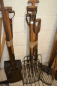 Bundle of tools to include a range of beet or potato lifting forks