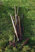 Mixed Lot: Various implements, edge cutters, rabbiting spade head etc