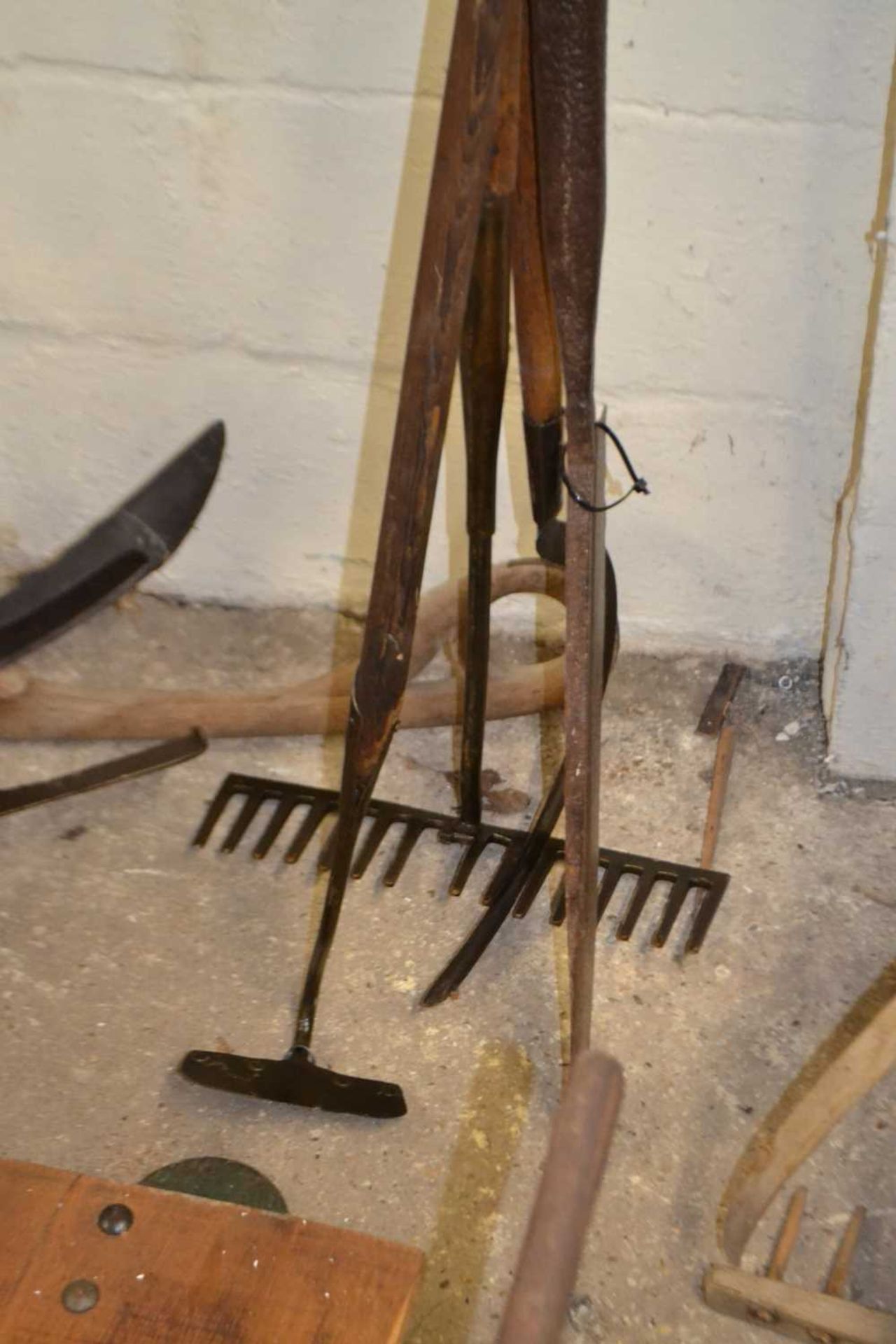 Bundle of various tools to include large silage knife, rake etc - Image 2 of 2