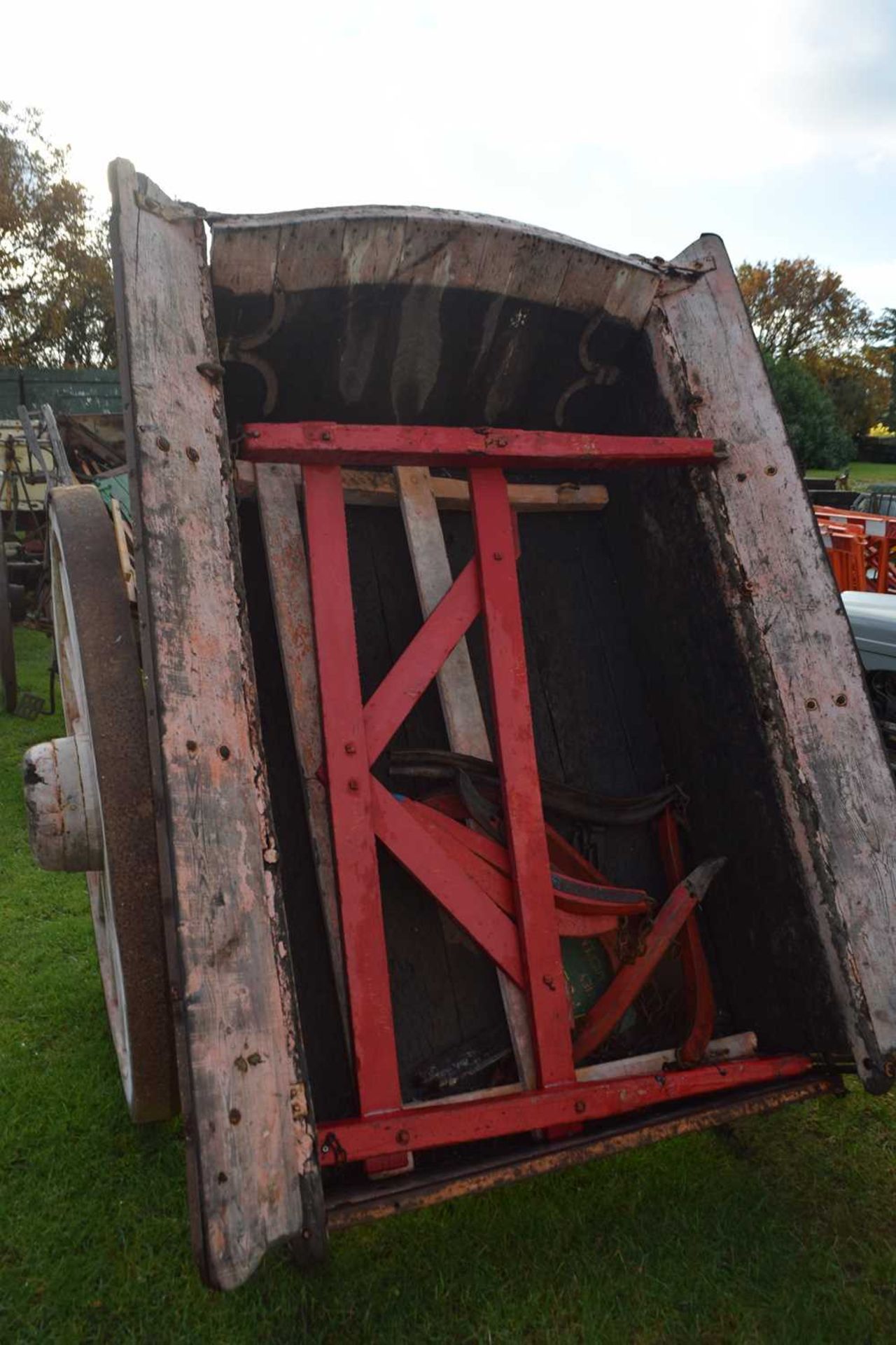 A single axle wood framed farm cart, for restoration - Image 2 of 2