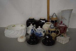 Mixed Lot: Various assorted vases, tea wares etc