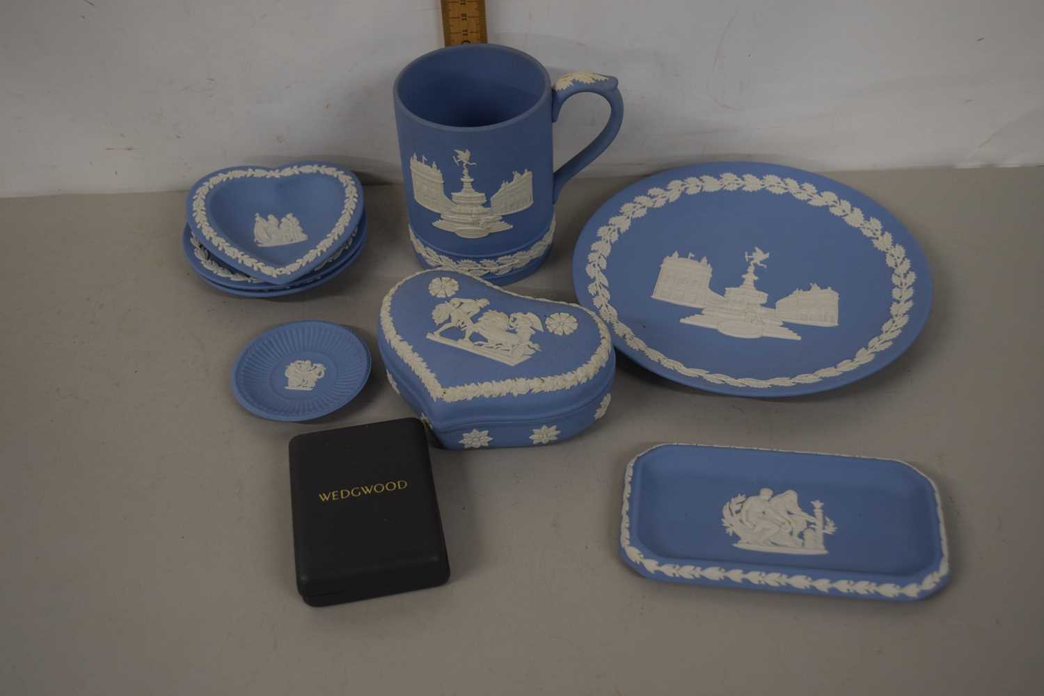 Tray of various Wedgwood blue Jasper wares