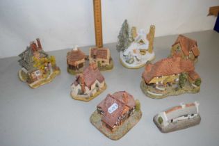 A quantity of Lilliput Lane and David Winter model cottages