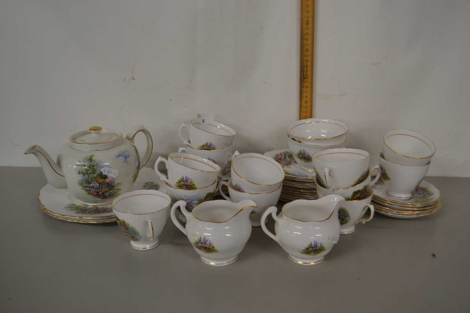 Quantity of Royal Vale tea wares