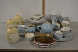 Mixed Lot: Ceramics to include a quantity of Royal Worcester Woodland pattern table wares, kitchen