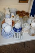 Mixed Lot: Various assorted tea wares, kitchen wares etc