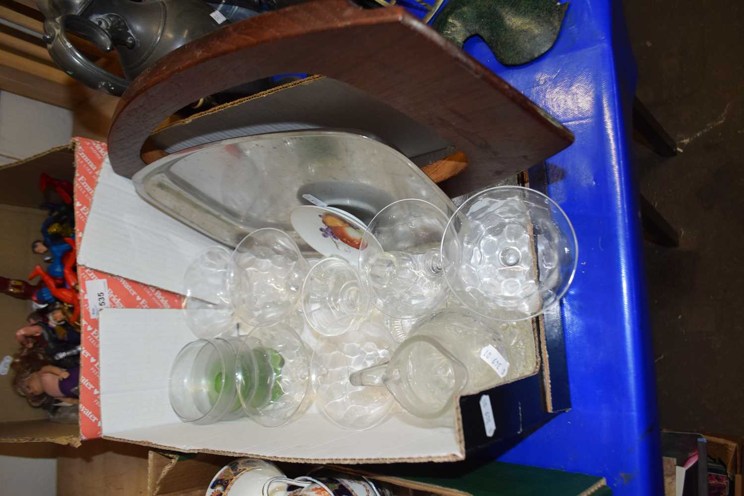 Mixed Lot: Glass ware, serving trays etc