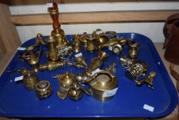 Mixed Lot: Assorted brass miniatures