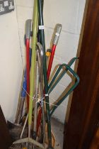 Mixed Lot: Assorted garden tools