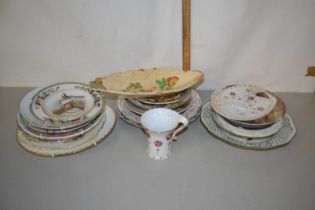 Mixed Lot: Various assorted decorated plates