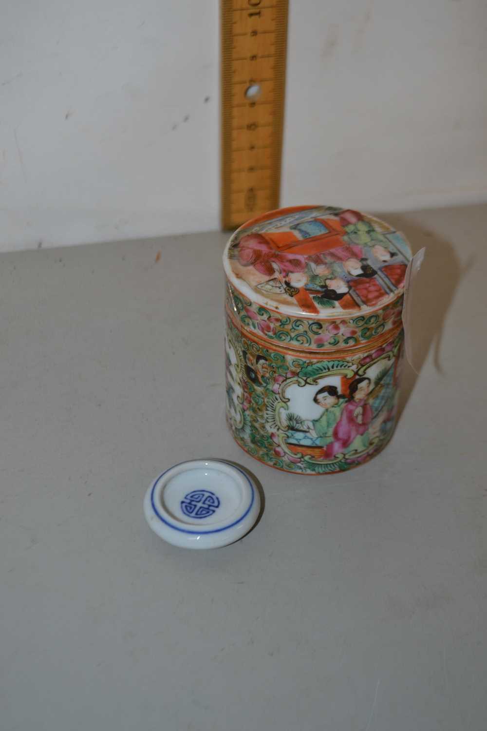 A Chinese Canton covered jar and a further small Oriental paint pot (2)