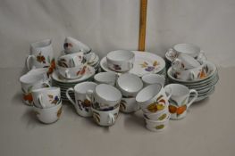 Quantity of Royal Worcester Evesham Vale table wares