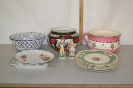 Mixed Lot: Various chamber pots, bowls, decorated plates, figurines etc