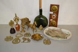 Mixed Lot: Various horse brasses, brass horse and carriage and other assorted items