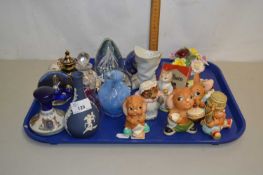 Mixed Lot: Various assorted paperweights, Beatrix Potter figures, Pendelphin rabbits etc