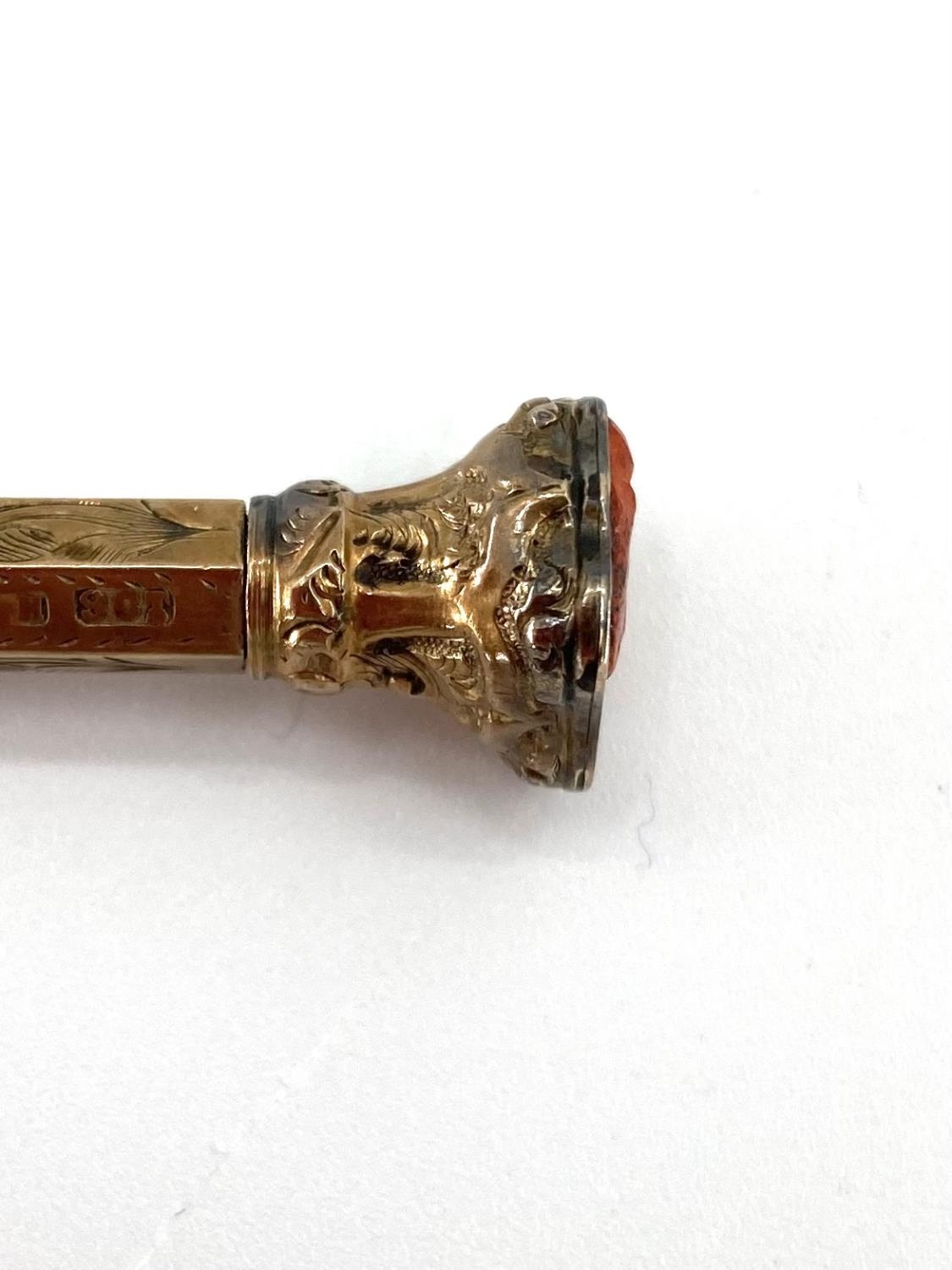 A 9ct gold propelling pencil with chased decoration, 12.3g - Image 2 of 5