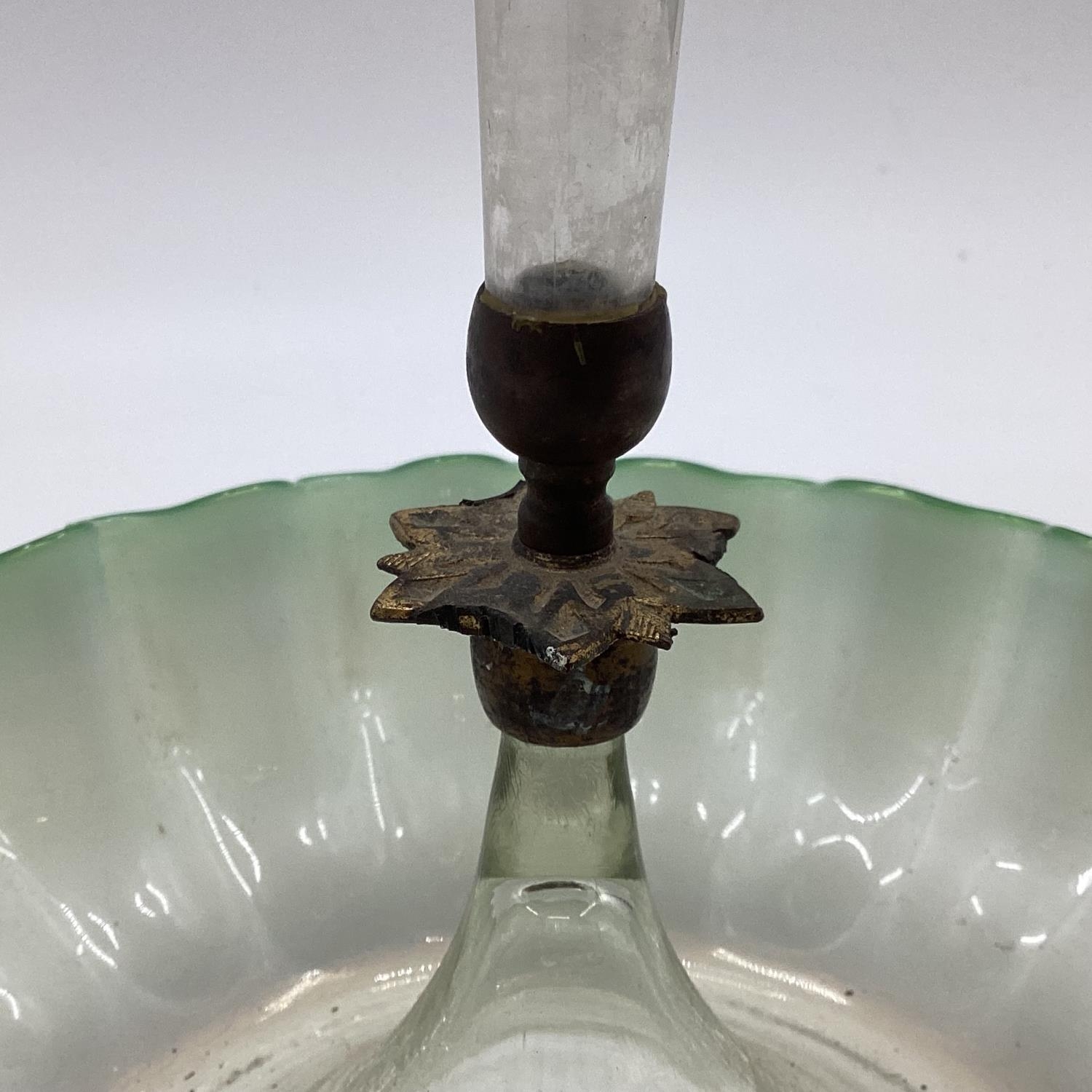 A glass epergne, with green fluted rim and top, 36cm H - Image 2 of 2