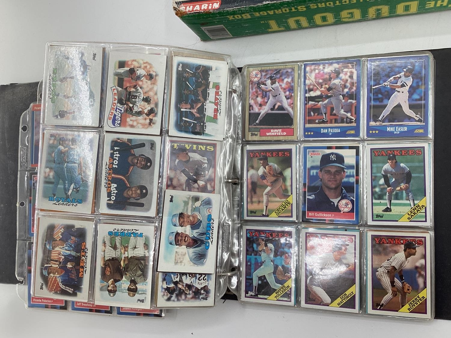 Large collection of C20th American Baseball cards, and a boxed dug out collectors card storage box - Image 4 of 6